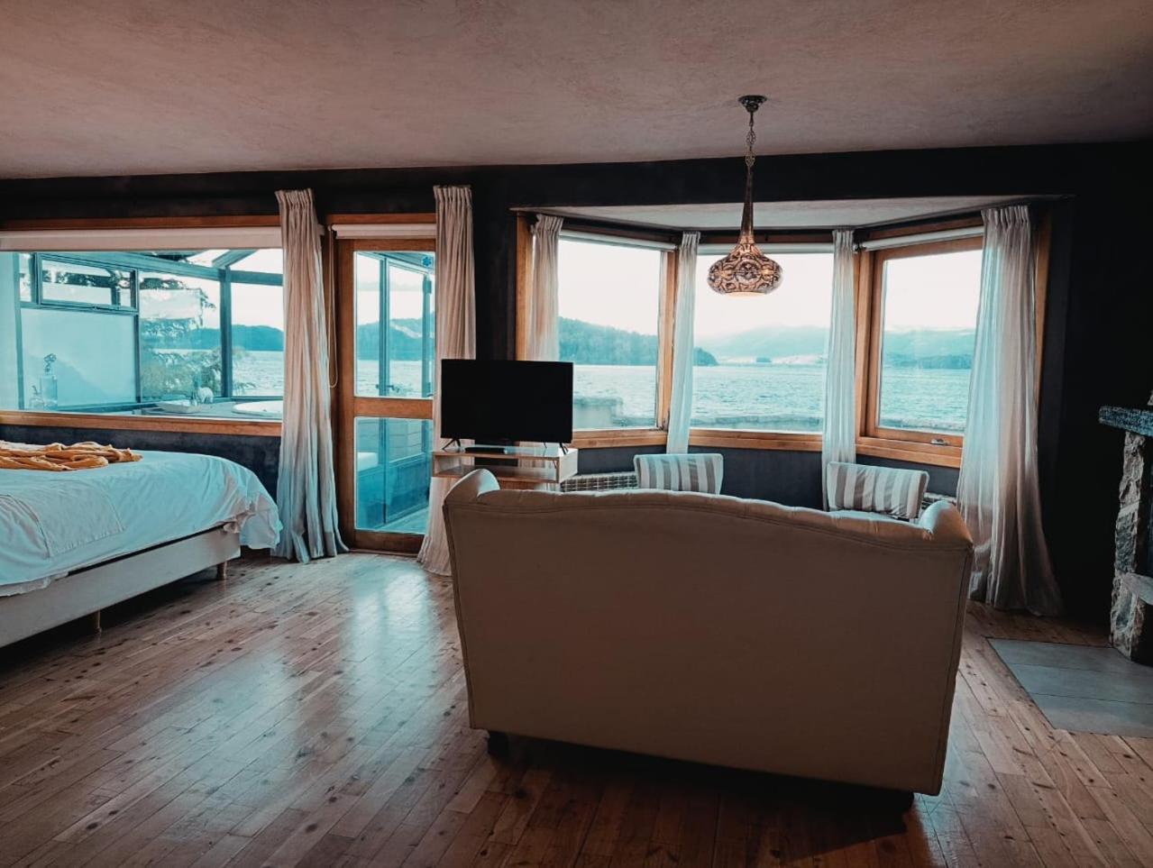 Deluxe Suite Spa Bath