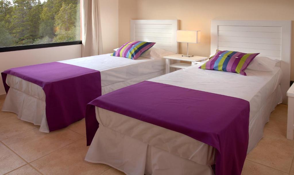 Deluxe Two-Bedroom Apartment,42231196:JPEG