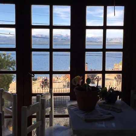 Antiguo Solar Del Lago B&B-3